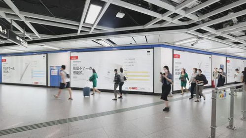 地鐵通勤時(shí)刻的廣告革命 當(dāng)打工人化身廣告載體